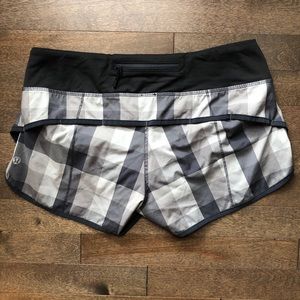 EUC Checkered Plaid Speed Shorts 6 Gray Tan Check